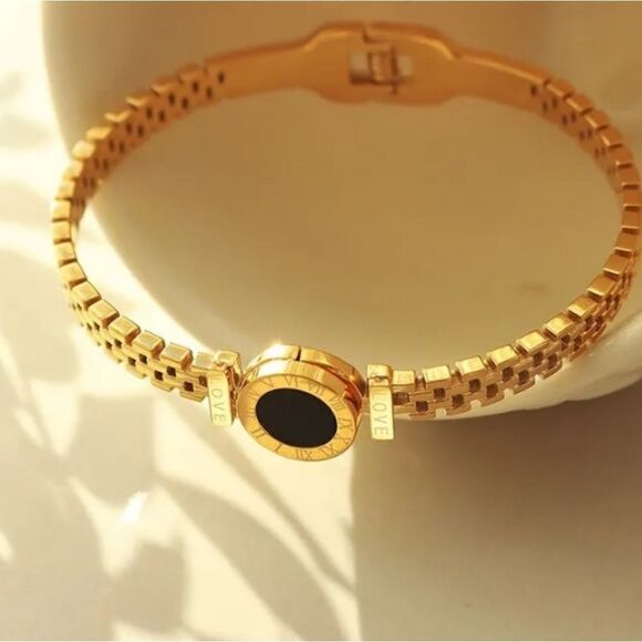 Roman Numerals Black Acrylic Stainless Steel Bracelet - Picture 3 of 4